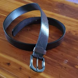 Kenneth Cole Brown leather 1 1/4" mens belt.